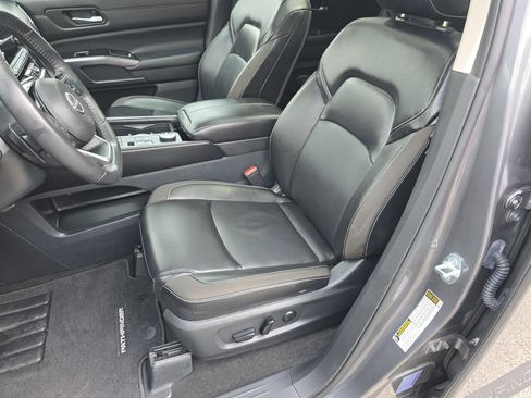 Used 2024 Nissan Pathfinder SL w/ SL Premium Package image 34