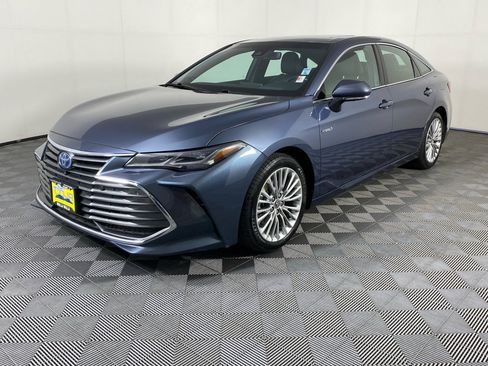 Used 2021 Toyota Avalon Limited w/ Advanced Safety Package FWD image 3