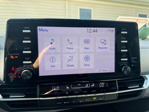 Used 2023 Toyota Sienna LE image 19