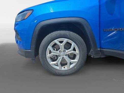Used 2024 Jeep Compass Latitude AWD/4WD image 13