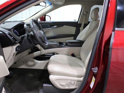 Used 2016 Lincoln MKX Select w/ Climate Package image 3