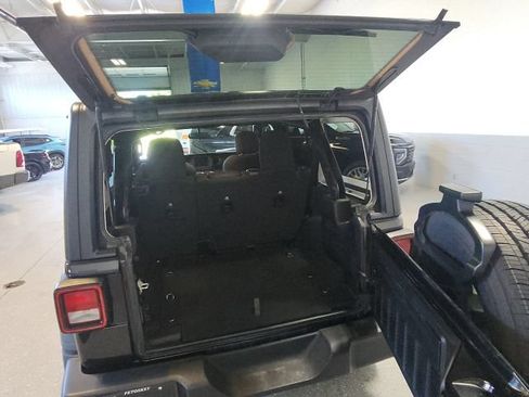 Used 2022 Jeep Wrangler Unlimited Sport AWD/4WD image 14