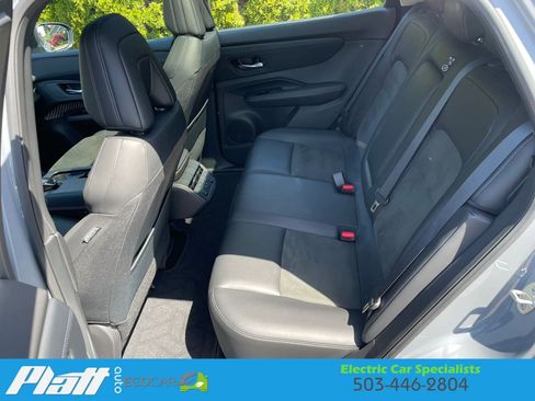 Used 2023 Nissan Ariya AWD image 44