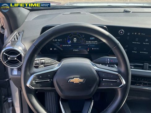 Used 2025 Chevrolet Equinox LT image 18
