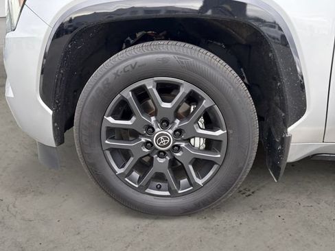 Used 2024 Toyota Sequoia Platinum AWD/4WD image 9