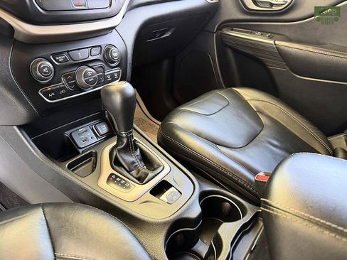 Used 2016 Jeep Cherokee Limited FWD image 17