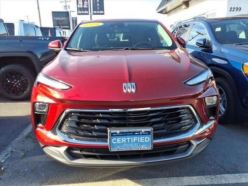 Certified 2024 Buick Encore GX Preferred w/ Comfort Package image 2