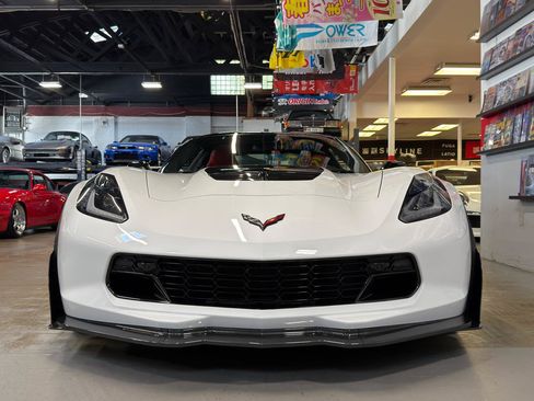 Used 2018 Chevrolet Corvette Z06 RWD image 2