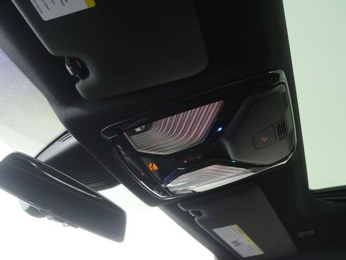 Used 2024 BMW 430i Coupe w/ M Sport Package image 17