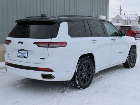 Used 2024 Jeep Grand Cherokee L Summit w/ Advanced Protech Group IV image 3