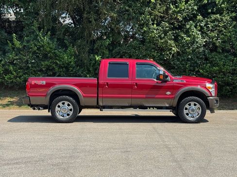 Used 2016 Ford F250 King Ranch w/ King Ranch w/Chrome Package AWD/4WD image 4
