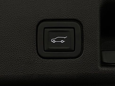 Used 2023 Chevrolet Equinox RS image 30