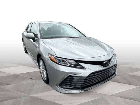 Used 2023 Toyota Camry LE w/ Convenience Package FWD image 2