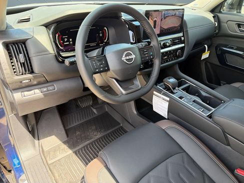 New 2026 Nissan Pathfinder Platinum FWD image 4