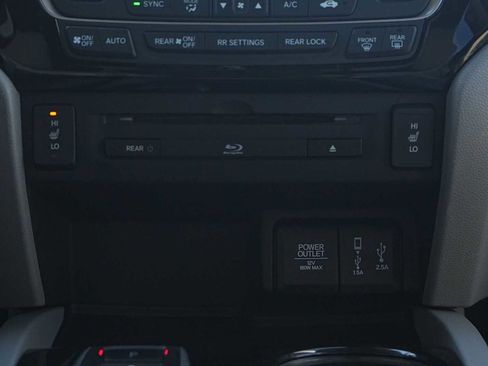 Used 2018 Honda Pilot Touring image 23