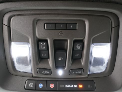 Used 2019 GMC Sierra 1500 Denali w/ Denali Ultimate Package AWD/4WD image 32