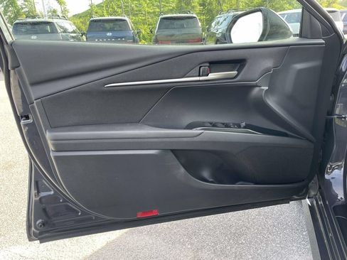 Used 2025 Toyota Camry LE w/ Convenience Package AWD/4WD image 5