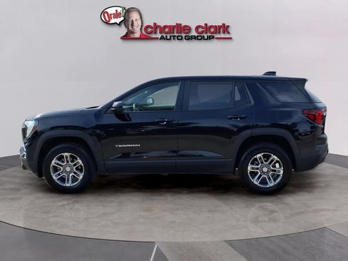 Used 2026 GMC Terrain Elevation FWD image 2