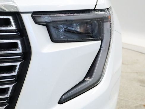 Used 2025 GMC Acadia Denali w/ Super Cruise Package image 13