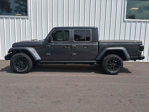Used 2021 Jeep Gladiator Sport AWD/4WD image 6