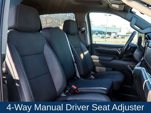 Used 2025 Chevrolet Silverado 2500 LT w/ Convenience Package image 15