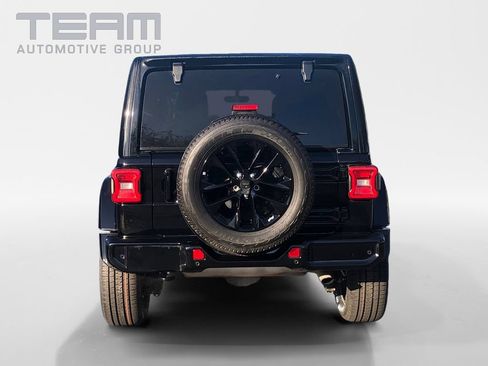 Used 2022 Jeep Wrangler Unlimited Sahara AWD/4WD image 6