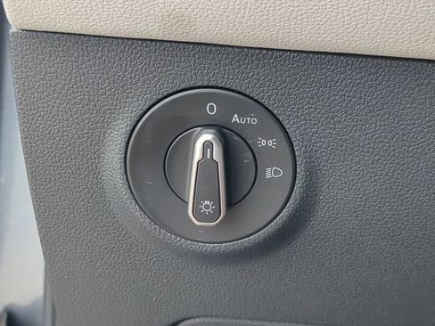 Certified 2025 Volkswagen Taos S FWD image 22