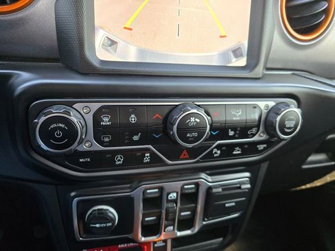 Used 2021 Jeep Gladiator Mojave image 29