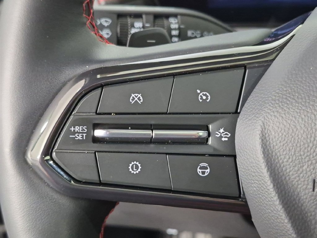 Used 2026 Chevrolet Traverse RS FWD image 18
