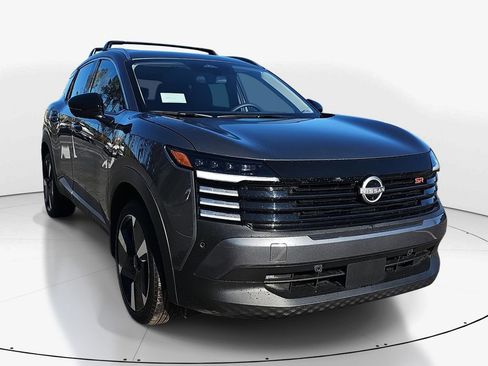 New 2026 Nissan Kicks SR image 2