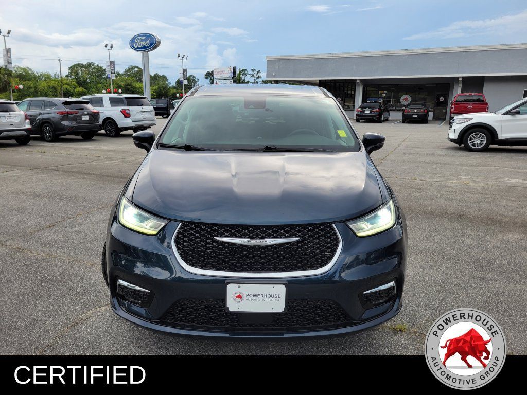 Used 2023 Chrysler Pacifica Touring-L FWD image 10