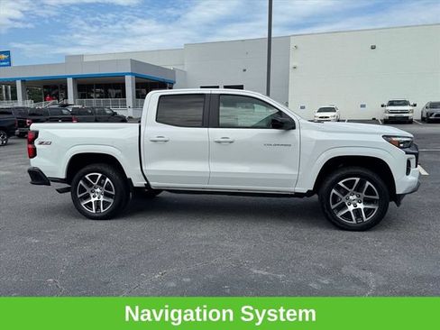 Certified 2024 Chevrolet Colorado Z71 w/ Z71 Convenience Package 2 AWD/4WD image 3