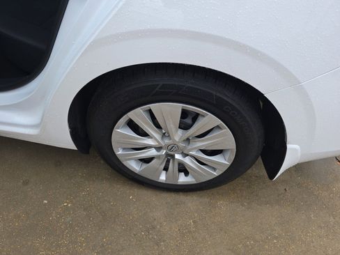 Used 2024 Nissan Sentra S image 12