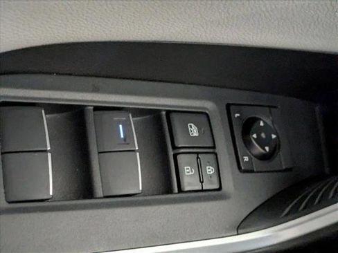 Used 2020 Toyota RAV4 Limited image 20