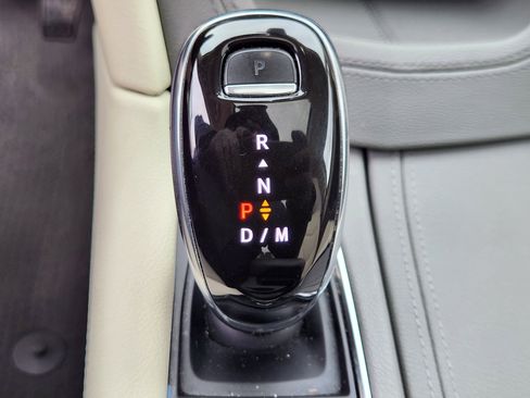 Used 2020 Cadillac XT6 Premium Luxury image 12