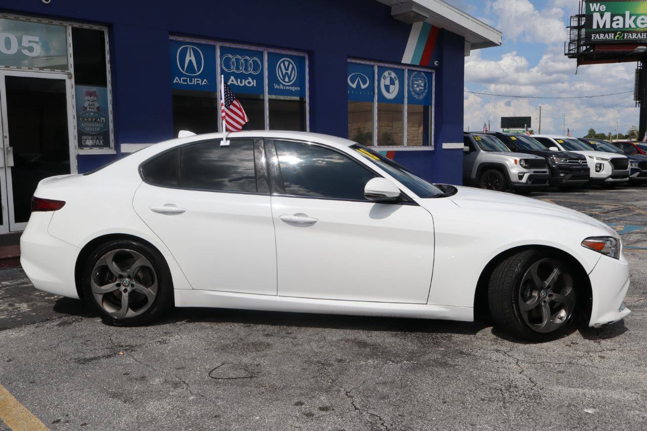 Used 2018 Alfa Romeo Giulia RWD image 4