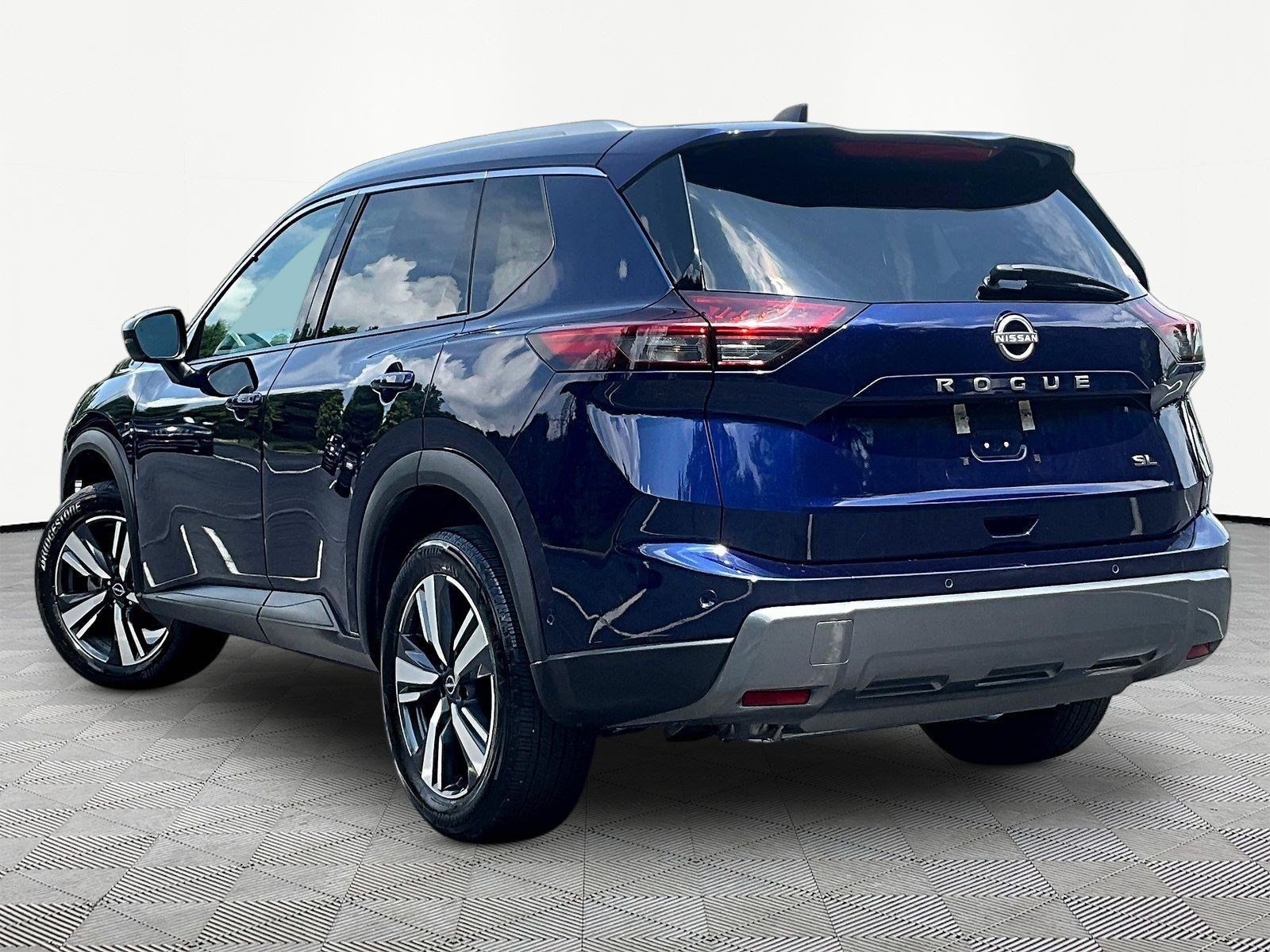 Used 2026 Nissan Rogue SL FWD image 11