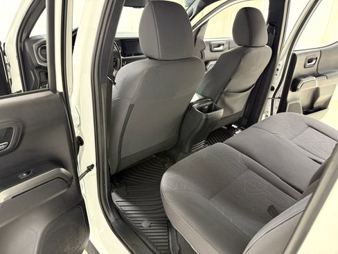 Used 2019 Toyota Tacoma TRD Sport image 26