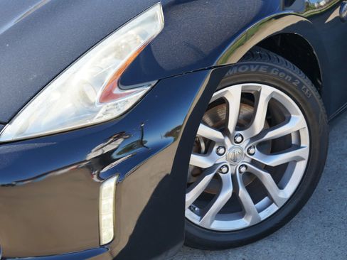 Used 2014 Nissan 370Z Coupe image 11