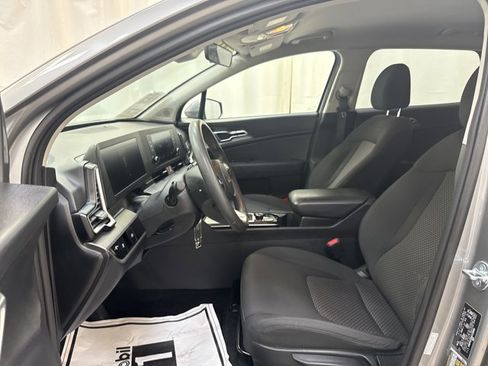 Certified 2024 Kia Sportage LX image 12