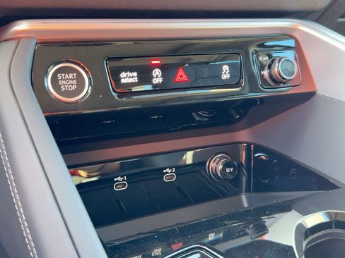 New 2025 Audi Q5 Premium Plus image 19