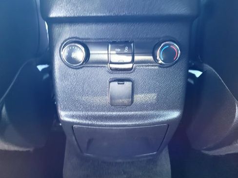 Used 2017 Ford Explorer XLT w/ Equipment Group 202A AWD/4WD image 14