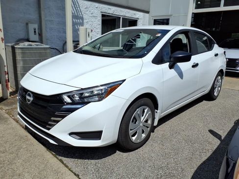 Used 2025 Nissan Versa S w/ Trunk Package FWD image 3