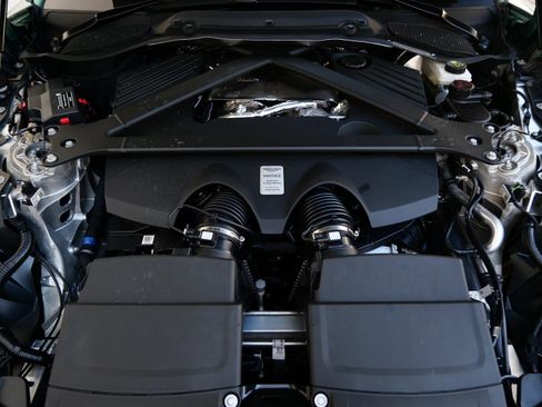 Used 2025 Aston Martin V8 Vantage image 23
