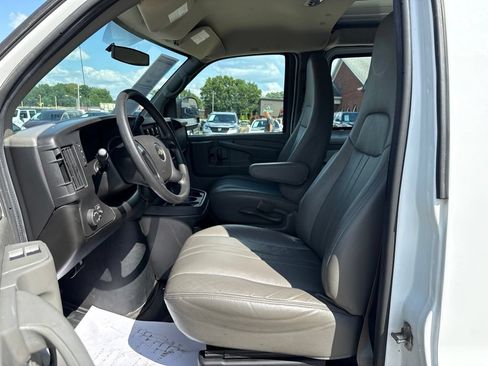 Used 2014 Chevrolet Express 1500 RWD image 24