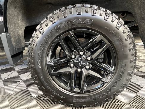 Used 2022 Chevrolet Silverado 1500 LT Trail Boss w/ Convenience Package II AWD/4WD image 14