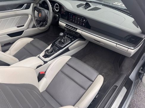 Certified 2022 Porsche 911 Targa 4S image 18