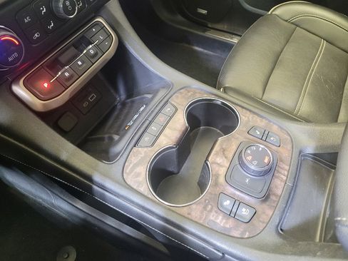 Used 2021 GMC Acadia Denali w/ Denali Ultimate Package image 26