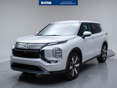 Used 2025 Mitsubishi Outlander SE