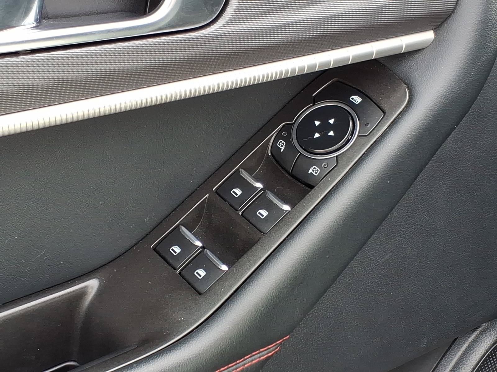 Used 2025 Ford Explorer ST-Line w/ ST-Line Street Pack AWD/4WD image 18